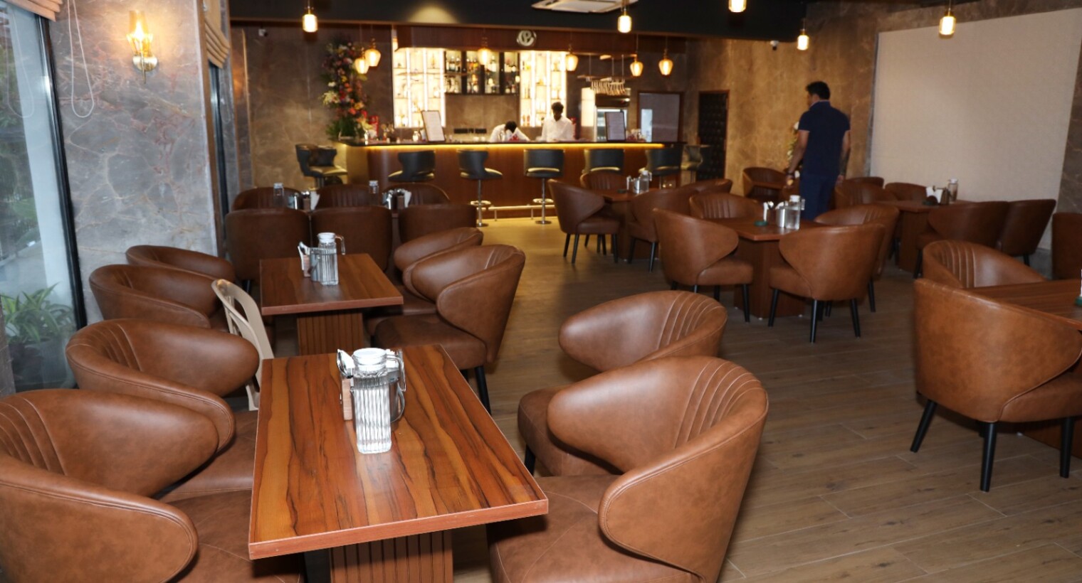 The I Bar